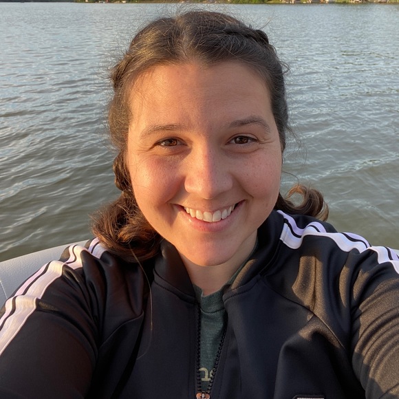 Meet your Posher, Melissa - Picture 2 of 2